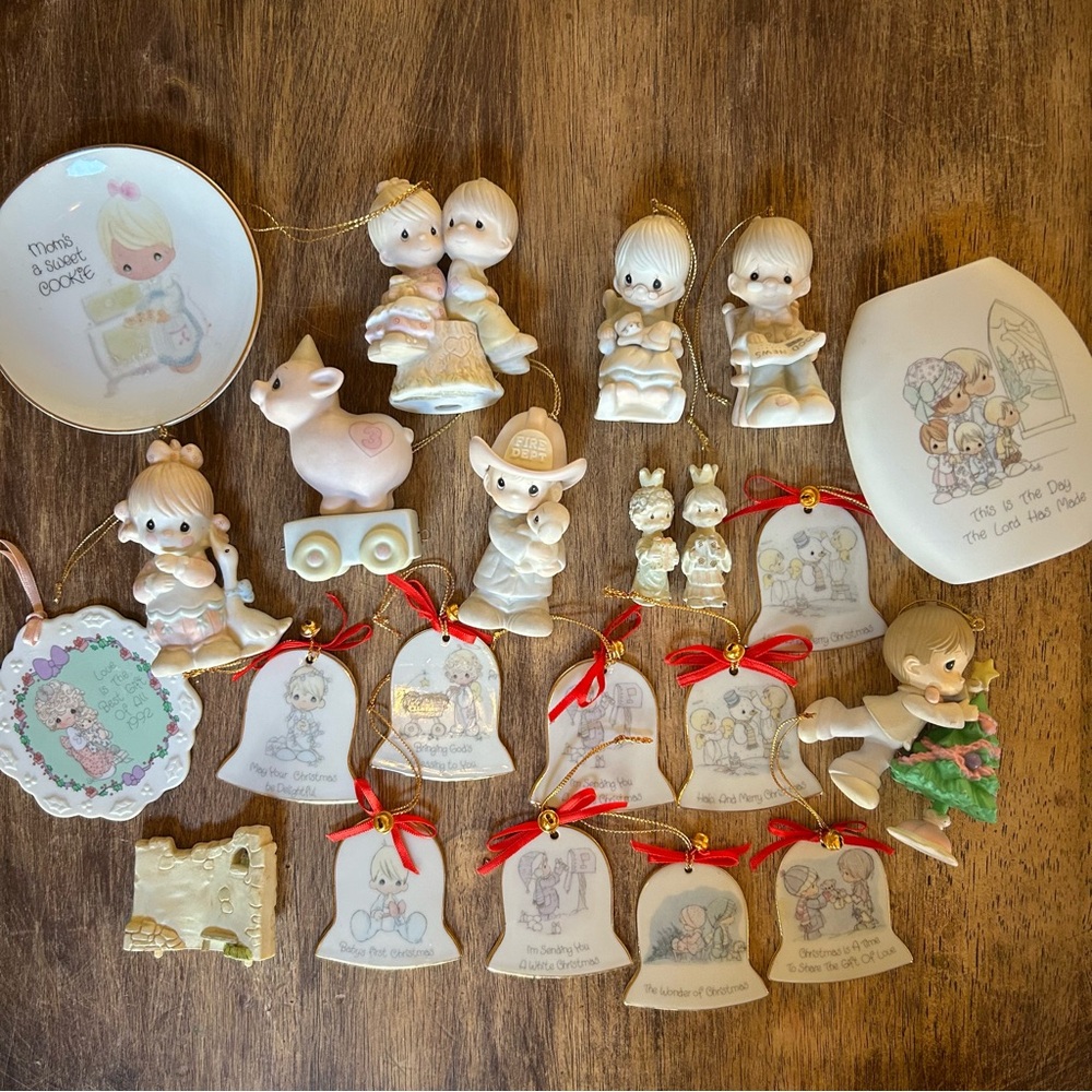 Vintage Precious Moments Lot of 22 Christmas Figurines & Ornaments 1983-1992